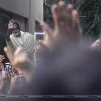Big B greets fans outside Jalsa Photos | Picture 541439