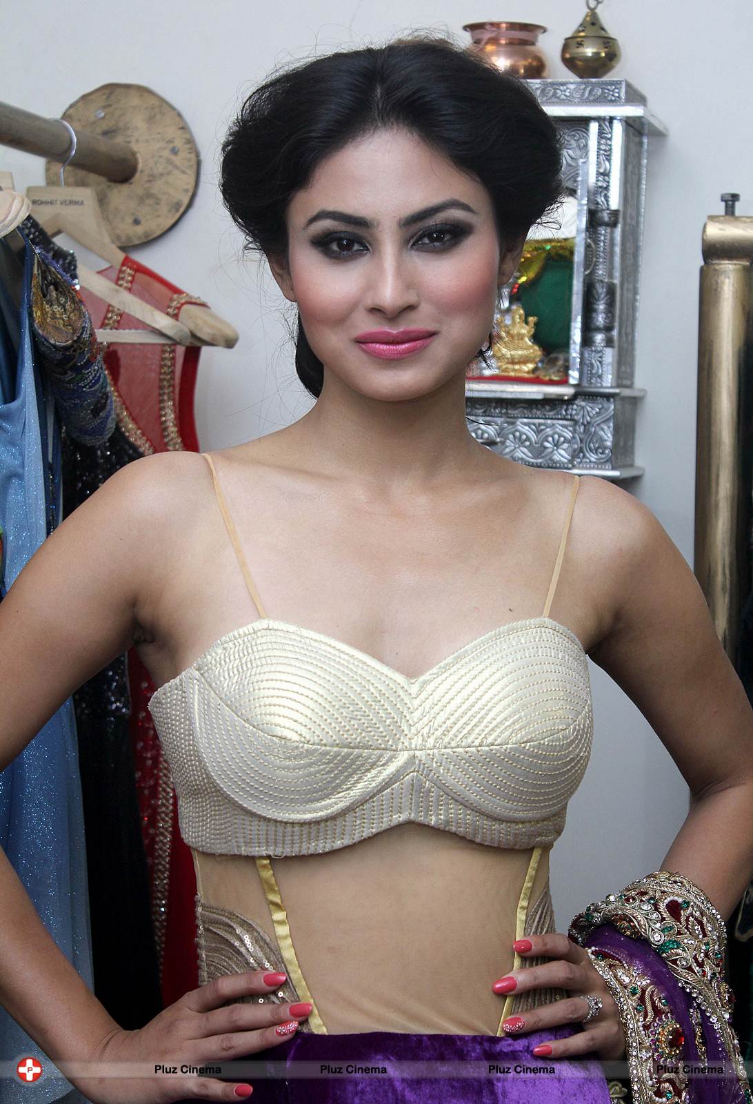Mouni Roy - Rohit Verma launches his new festive collection photos | Picture 542268