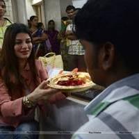 Actress Kainaat Arora celebrates Raksha Bandhan at cancer care center Photos | Picture 542884