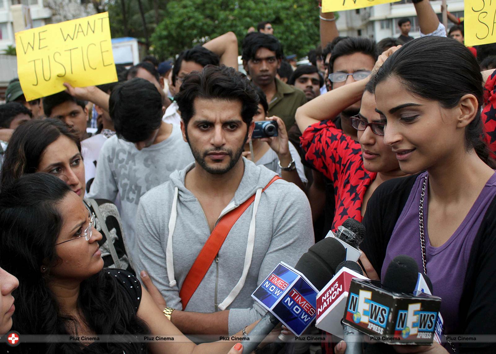 Sonam during a Protest against gang rape Photos | Picture 550993