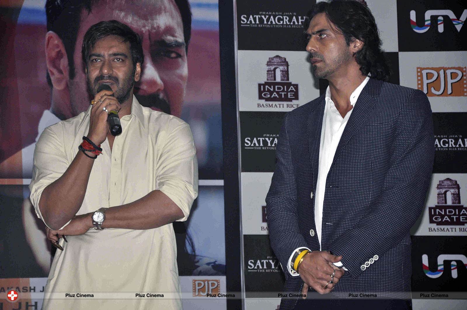 Satyagraha movie team during the promotion Photos | Picture 550120