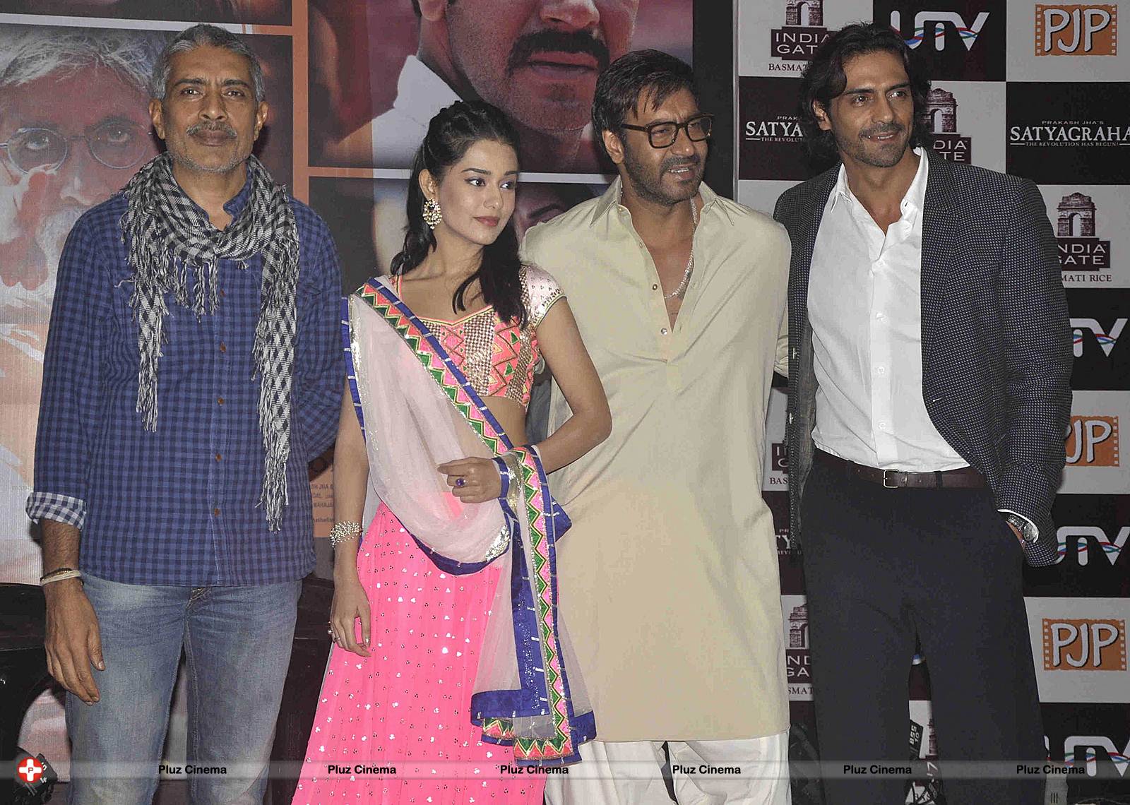 Satyagraha movie team during the promotion Photos | Picture 550144