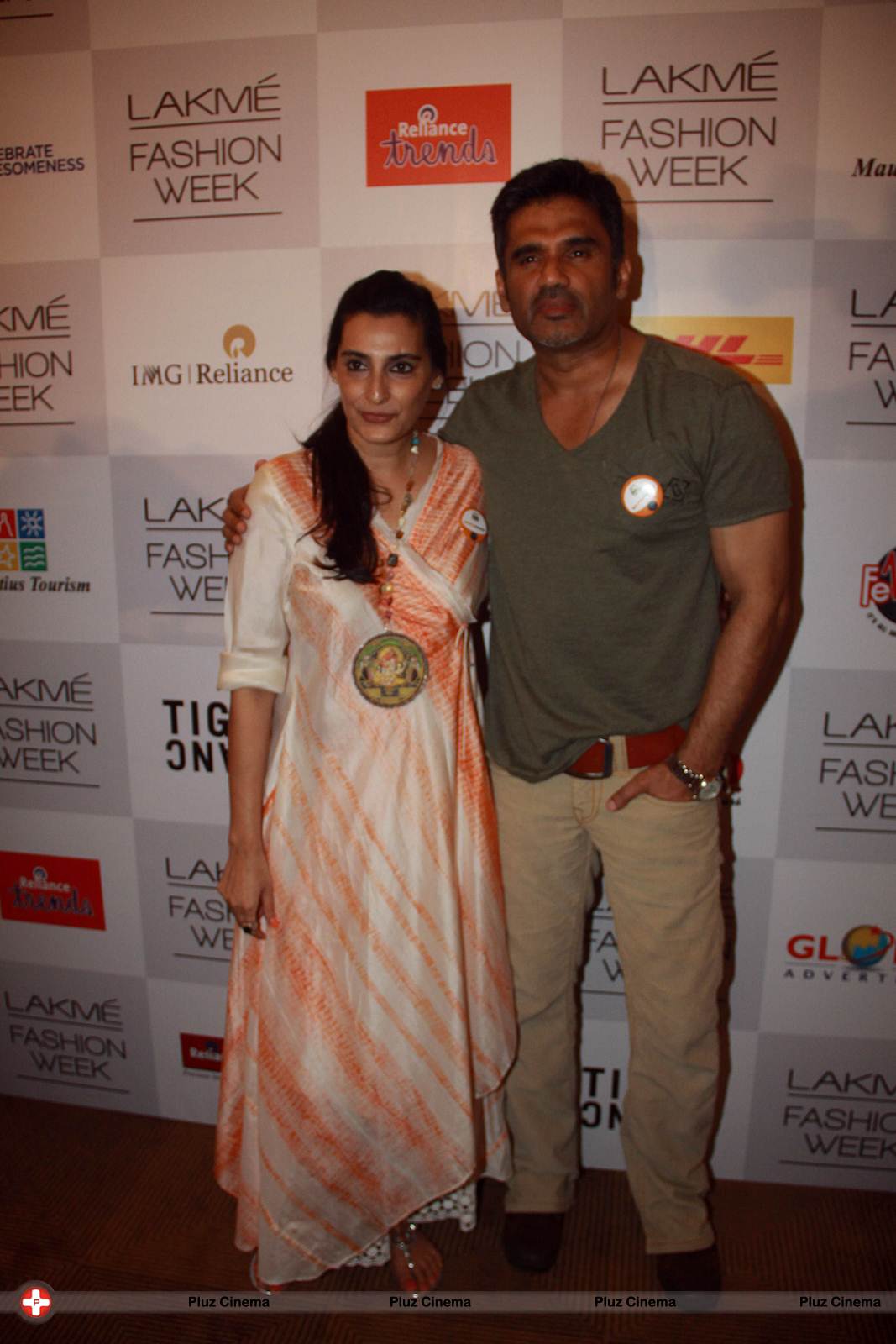 Sunil Shetty and Mana during Lakme Fashion Week Winter Festive 2013 Day 5 Photos | Picture 552129