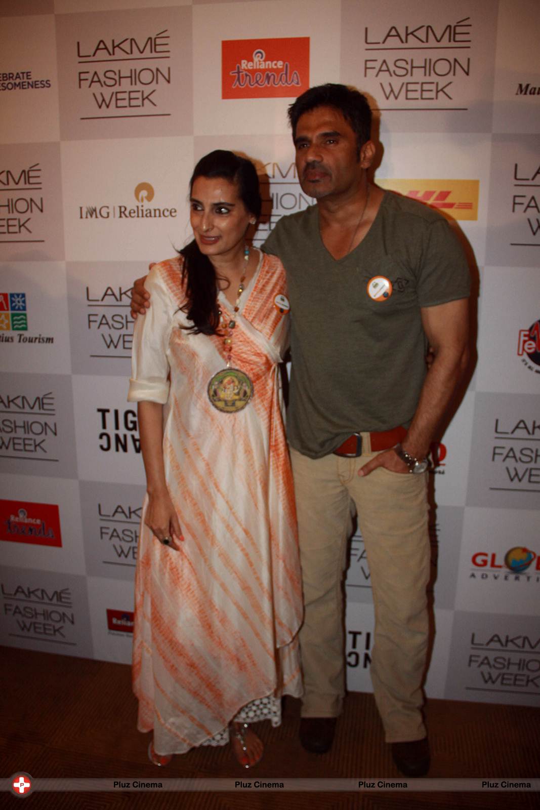 Sunil Shetty and Mana during Lakme Fashion Week Winter Festive 2013 Day 5 Photos | Picture 552131