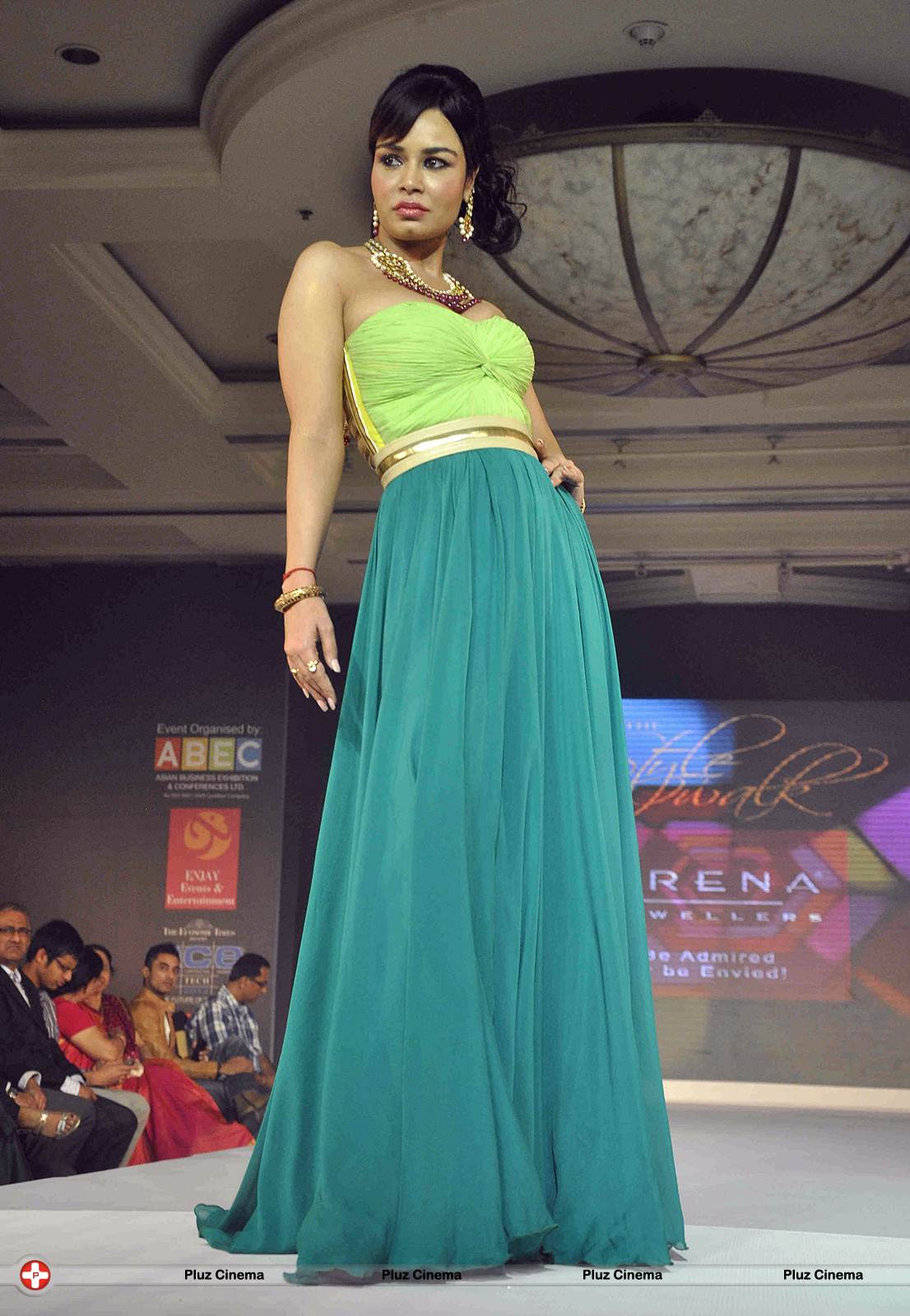 Kavita Verma - 12th edition of Glamour Style Walk 2013 Photos | Picture 555320