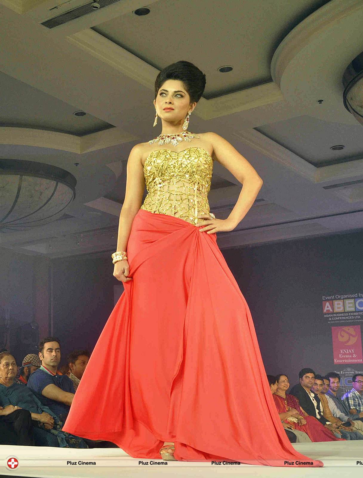 Sonalee Kulkarni - 12th edition of Glamour Style Walk 2013 Photos | Picture 555332