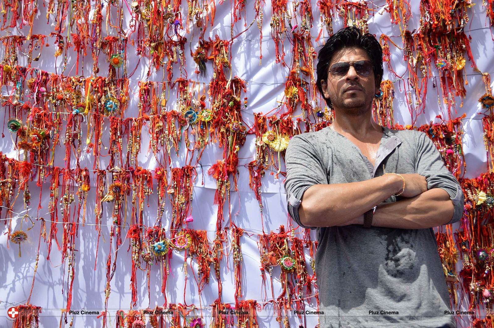 Shahrukh Khan - Bollywood celebrates Janmashtami Photos | Picture 555830