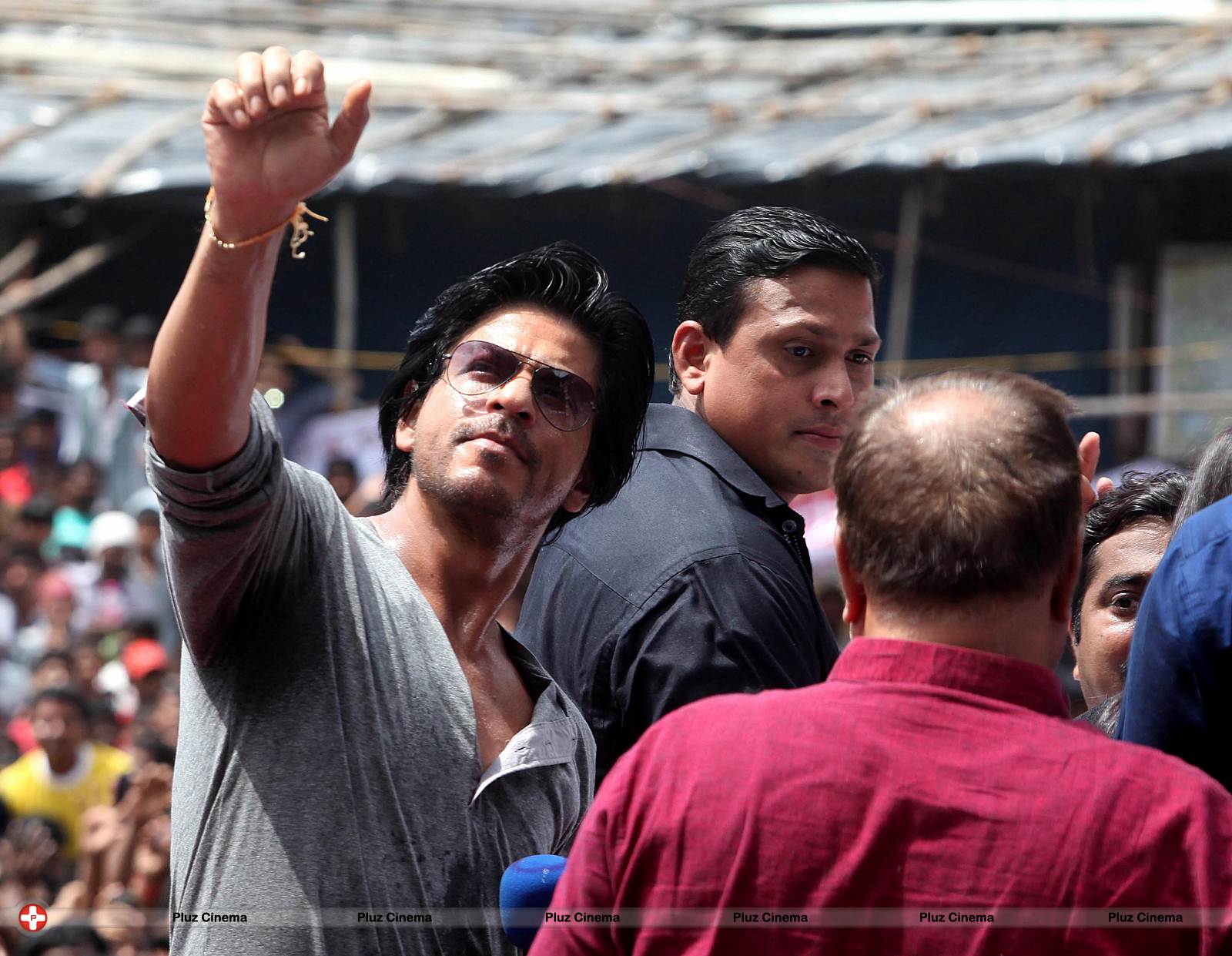 Shahrukh Khan - Bollywood celebrates Janmashtami Photos | Picture 556083