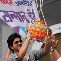 Shahrukh Khan - Bollywood celebrates Janmashtami Photos | Picture 556102