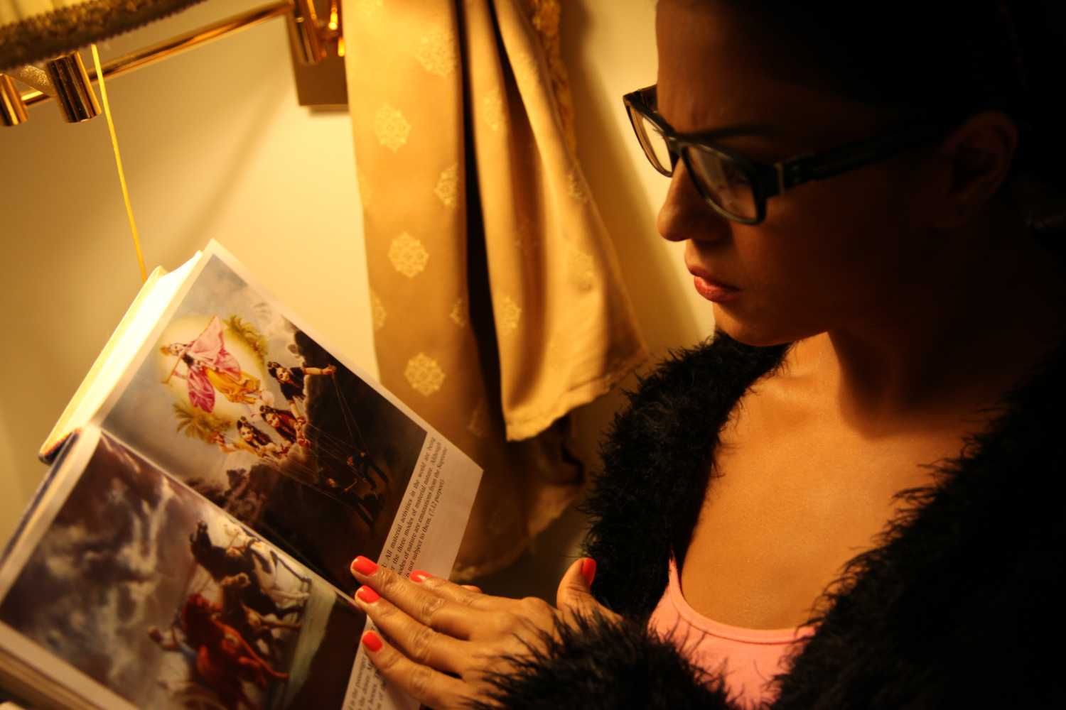 In Pics: Veena Malik Follows Bhagavad Gita | Picture 355068