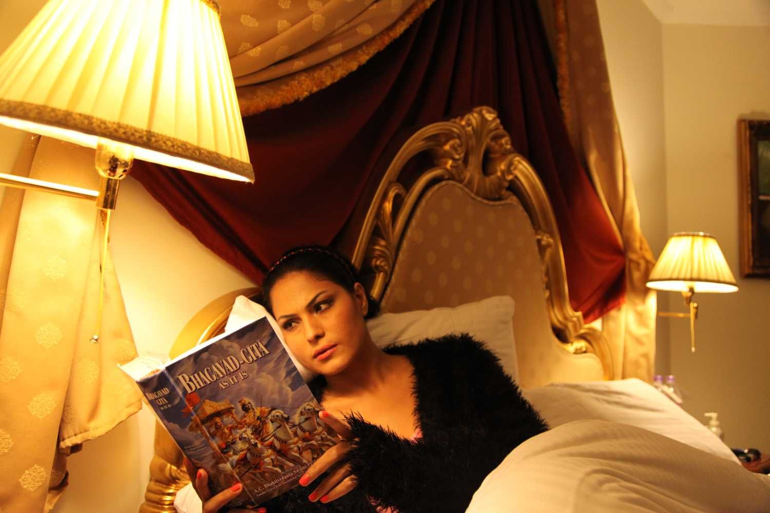 In Pics: Veena Malik Follows Bhagavad Gita | Picture 355091
