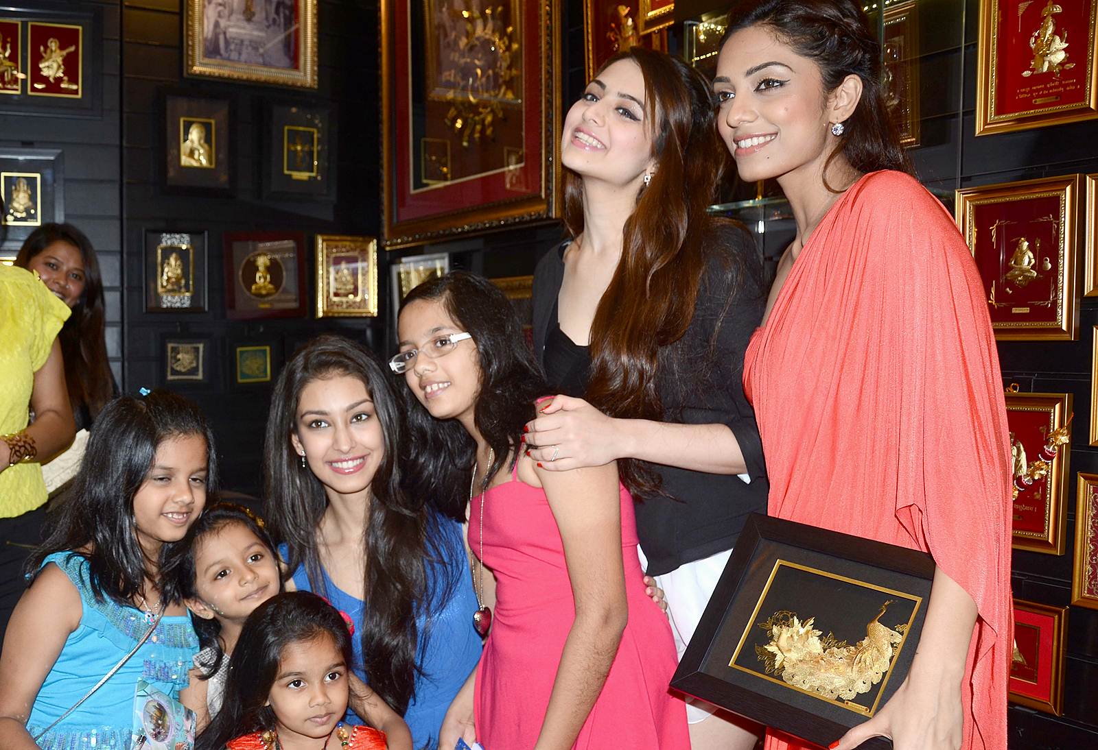 Ponds Miss India winners launch 24kt Gold Foil Windows Photos | Picture 503941