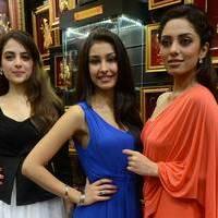 Ponds Miss India winners launch 24kt Gold Foil Windows Photos | Picture 503944