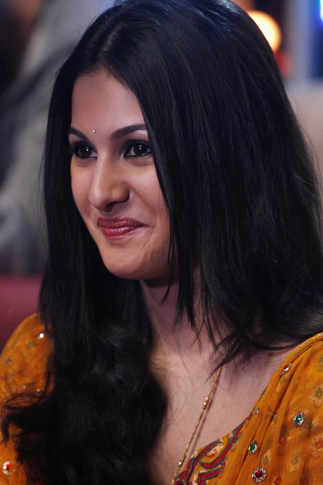 Amyra Dastur - Promotion of film Issaq on the sets of Zee TV reality show DID Super MOM Photos | Picture 509251