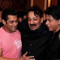 Shahrukh Salman ends feud at Iftar Party Photos | Picture 517474