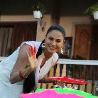 Veena Malik - In Pics: Veena Malik in the colour of Holi | Picture 415679