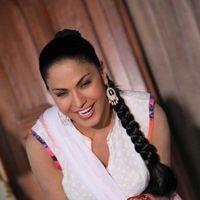 Veena Malik - In Pics: Veena Malik in the colour of Holi | Picture 415686