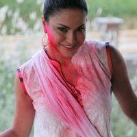 Veena Malik - In Pics: Veena Malik in the colour of Holi | Picture 415687