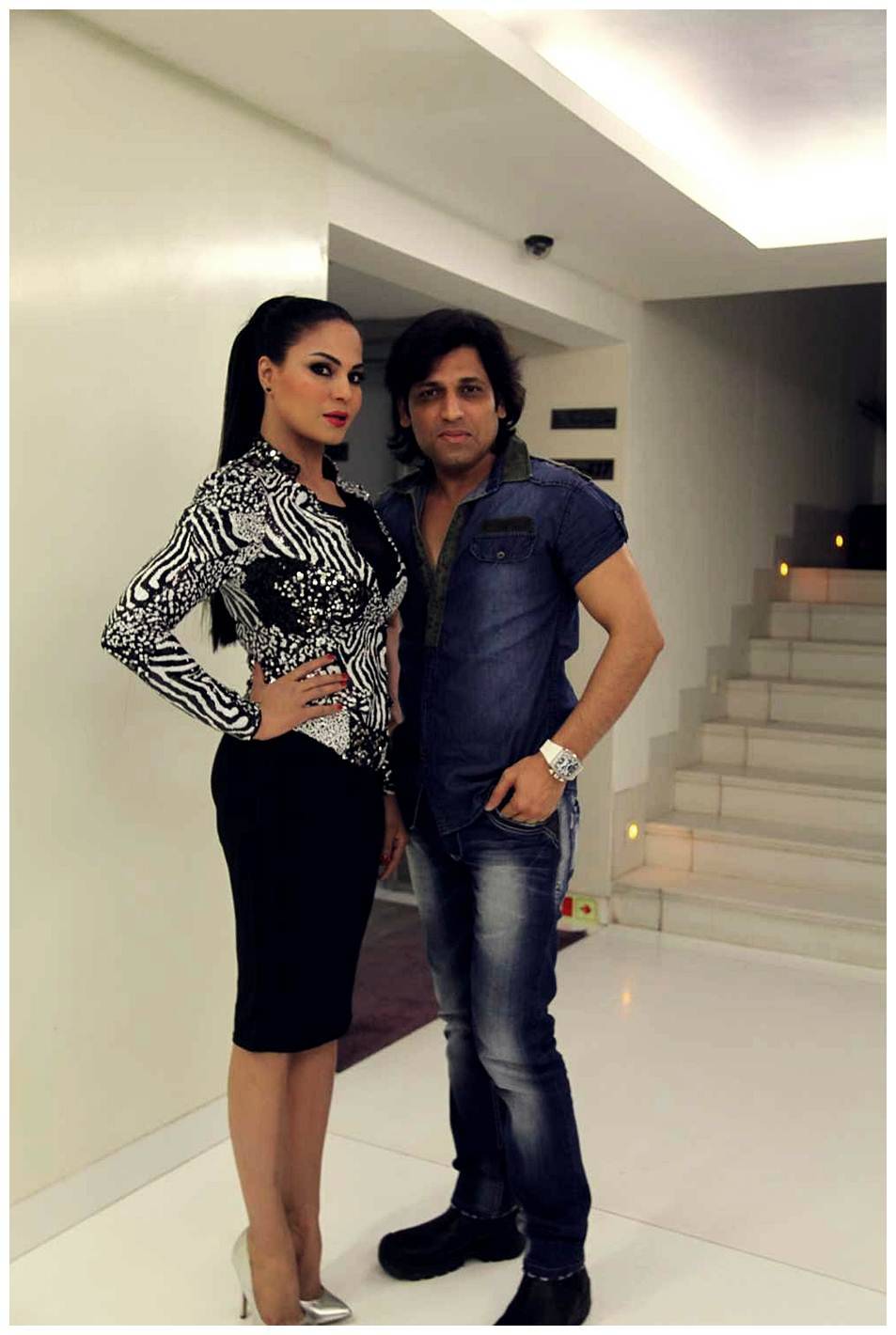 Veena Malik Bombastic performance at Gujarati Gaurav Vanta Awards Photos | Picture 453686