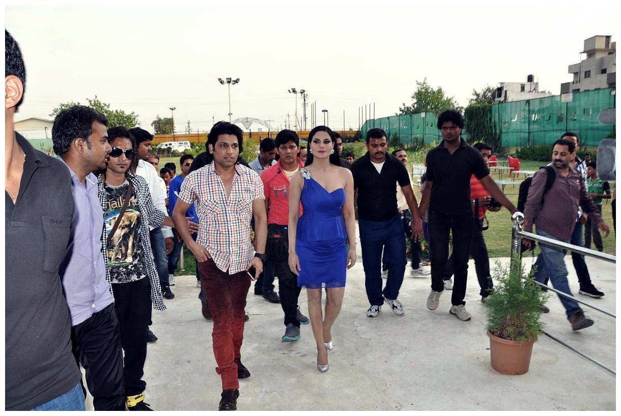 In Pics: Veena Malik With Rajan Verma In Indore | Picture 458827
