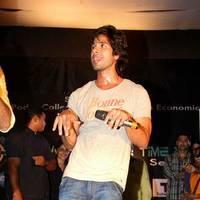 Shahid Kapoor - Shahid Kapoor perform at Enigma 2013 to promote Phata Poster, Nikla Hero Photos | Picture 559741