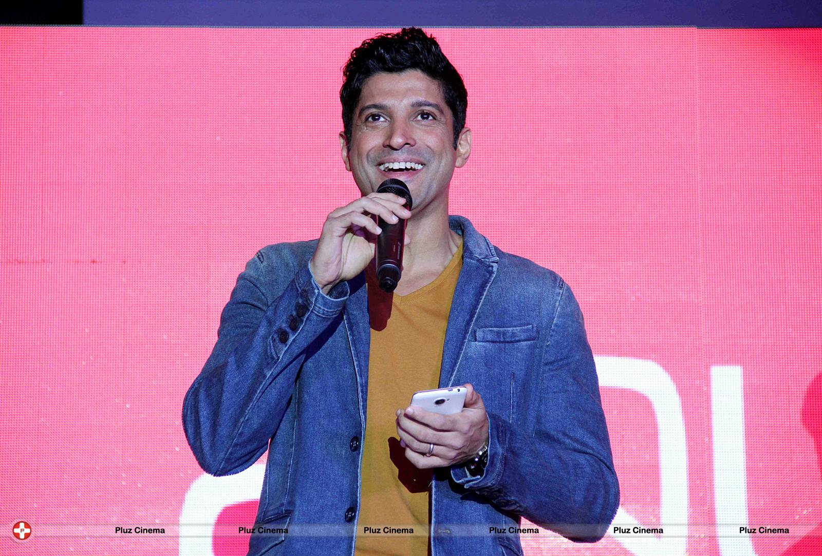 Farhan Akhtar launches Index Smartphone Photos | Picture 563113