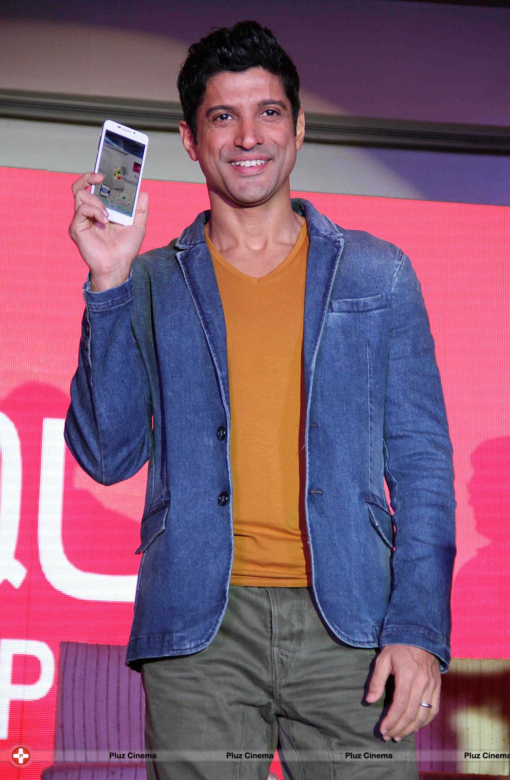 Farhan Akhtar launches Index Smartphone Photos | Picture 563114