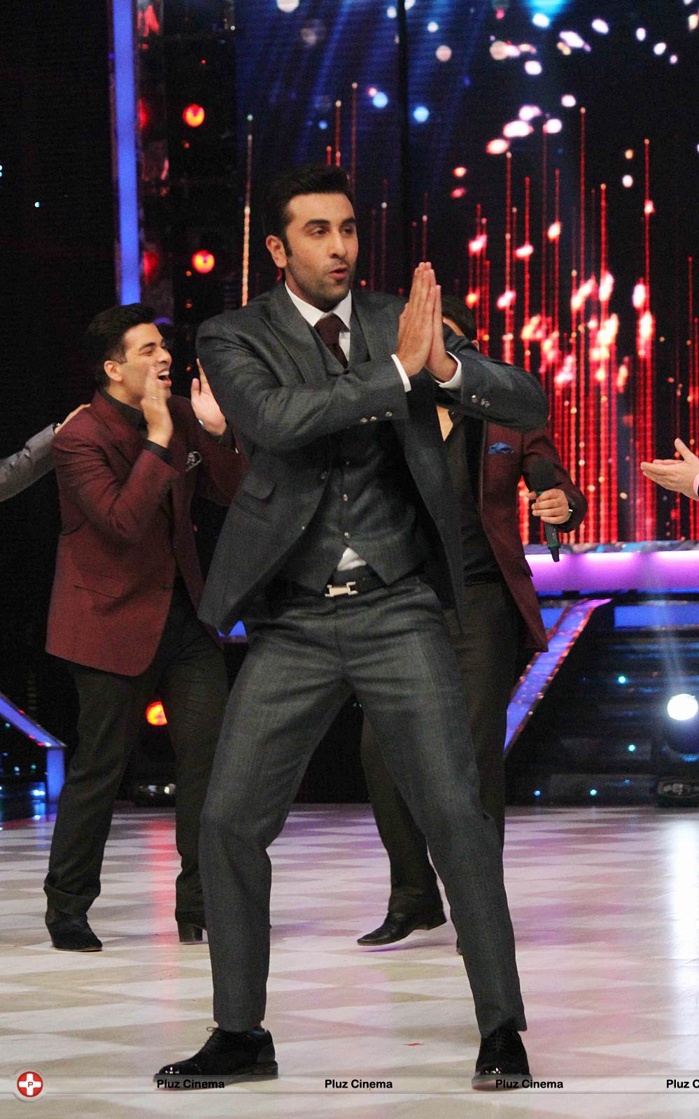 Ranbir Kapoor - Promotion of Besharam on the sets of Jhalak Dikhhla Jaa Photos | Picture 562968