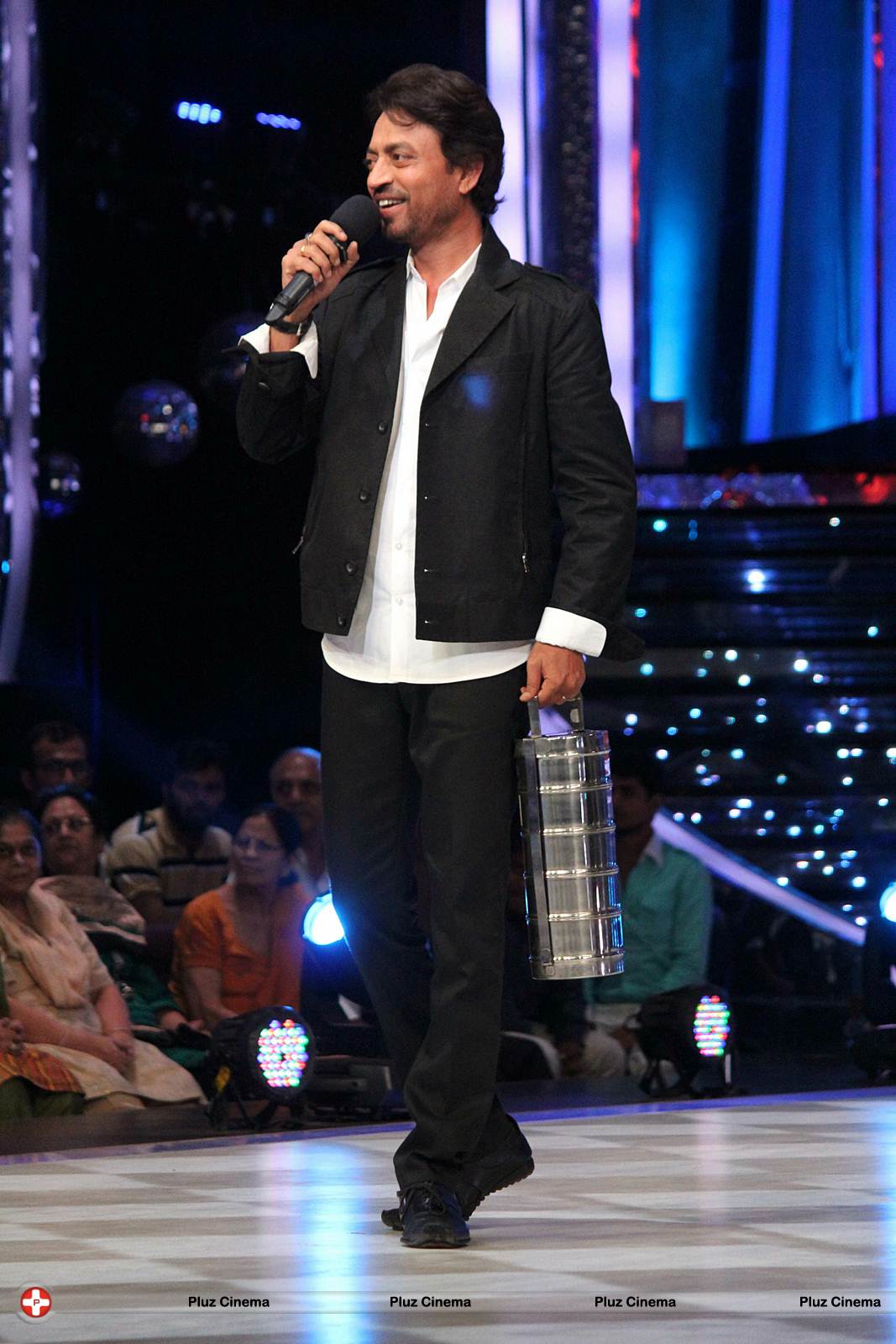 Irrfan Khan - Promotion of Lunch Box on the sets of Jhalak Dikhhla Jaa Photos | Picture 562981