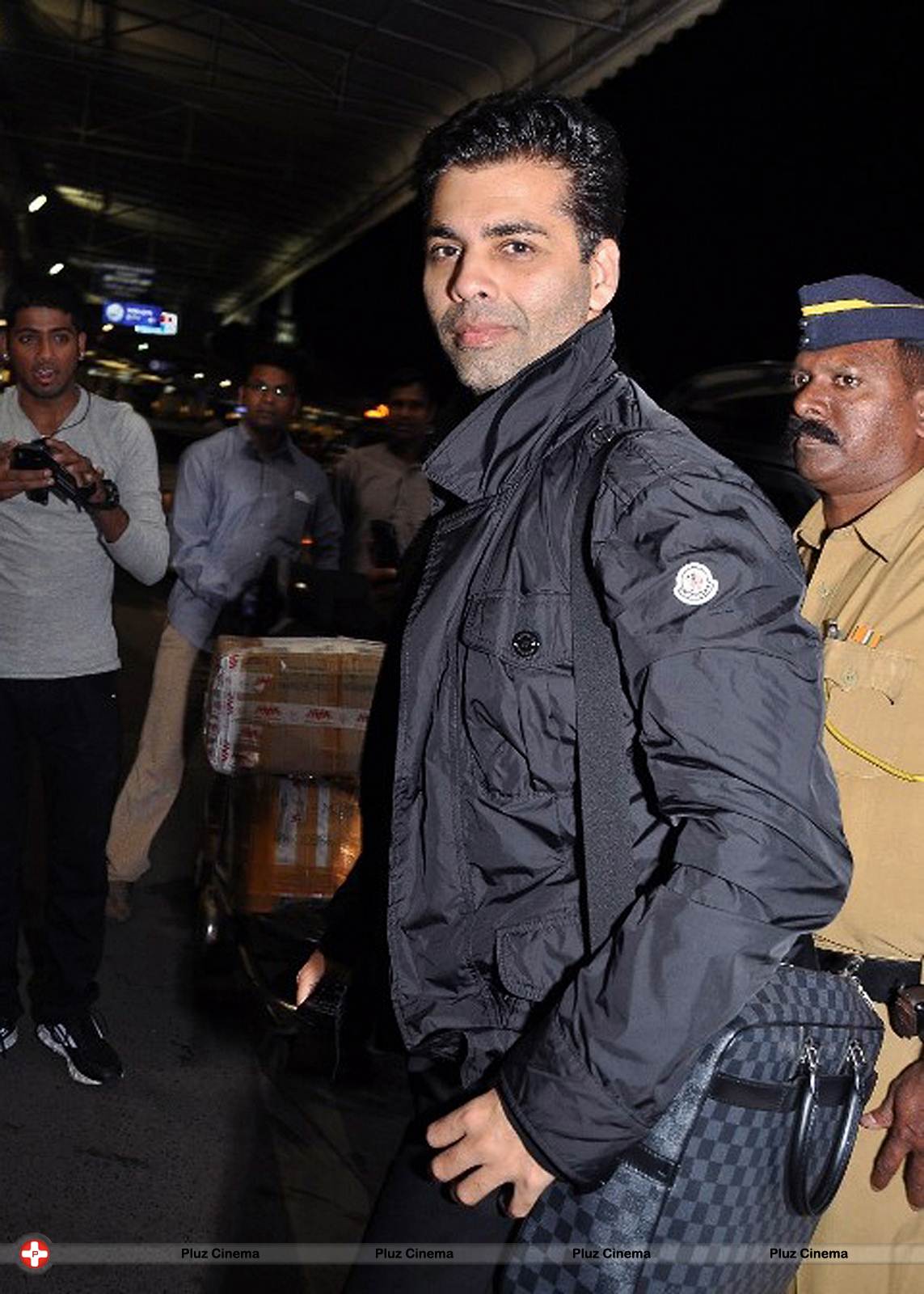 Karan Johar - Bollywood and TV stars leaves to attend SAIFTA awards in Durban Photos | Picture 564933