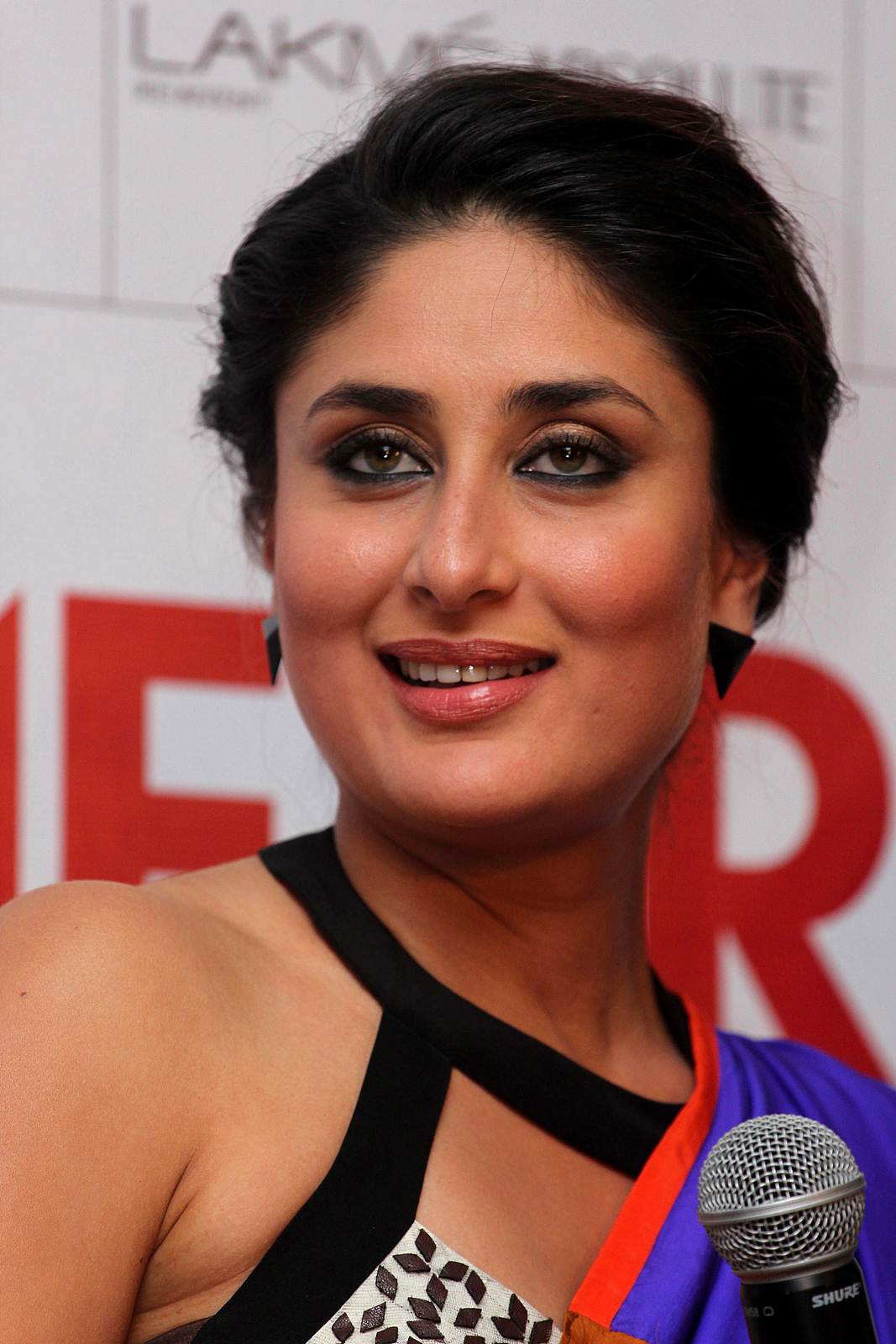 Kareena launch Filmfare magazine September 2013 cover page Photos | Picture 568406