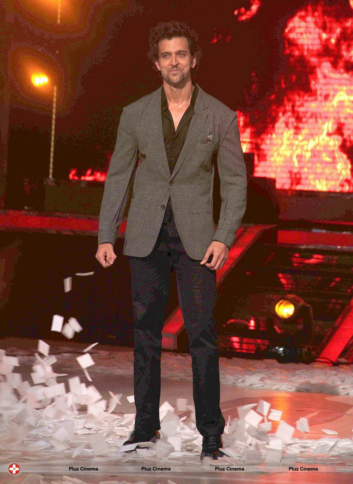 Hrithik Roshan - Promotion of film Krrish 3 on the sets of Jhalak Dikhhla Jaa | Picture 571134
