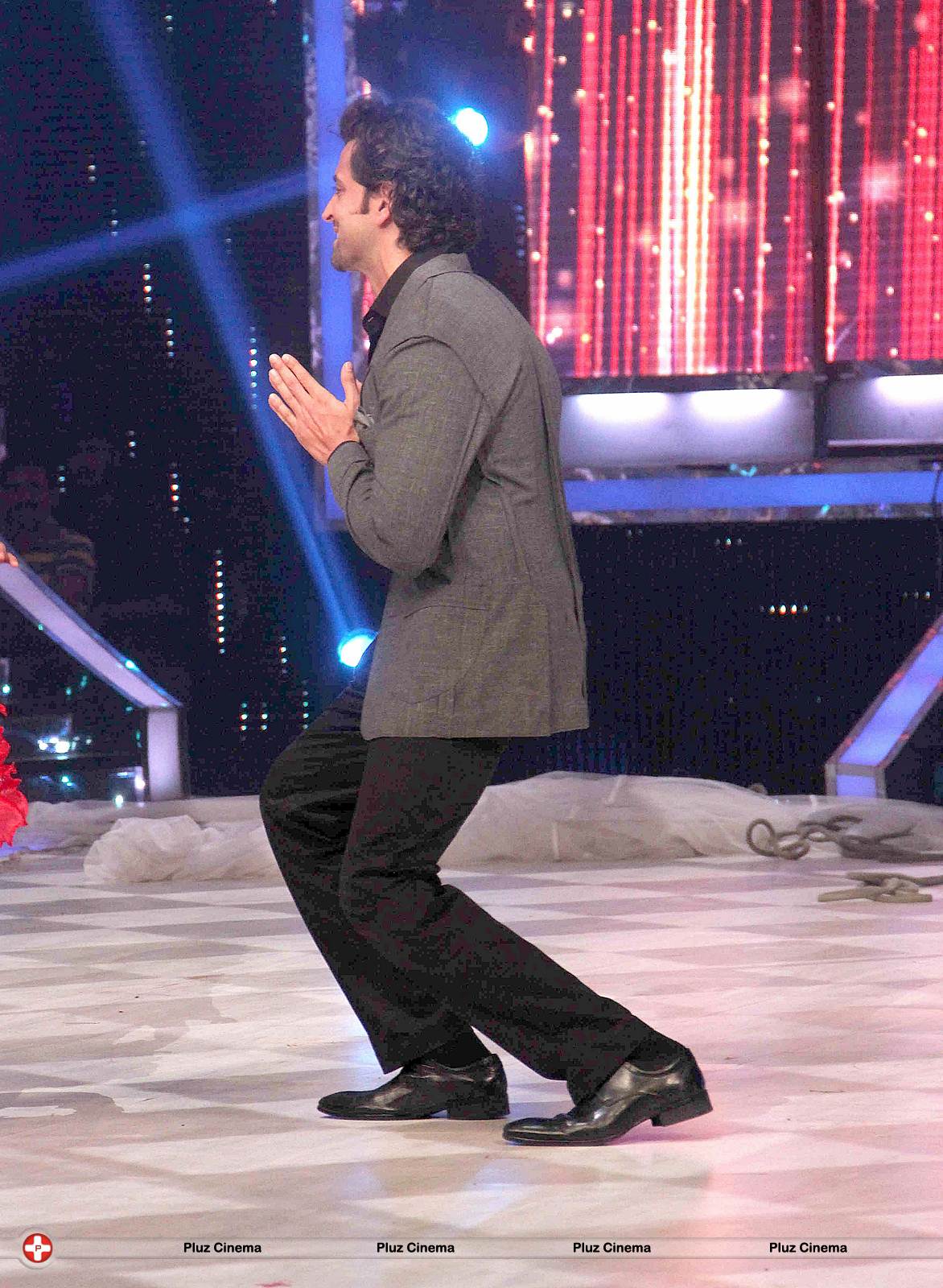 Hrithik Roshan - Promotion of film Krrish 3 on the sets of Jhalak Dikhhla Jaa | Picture 571146