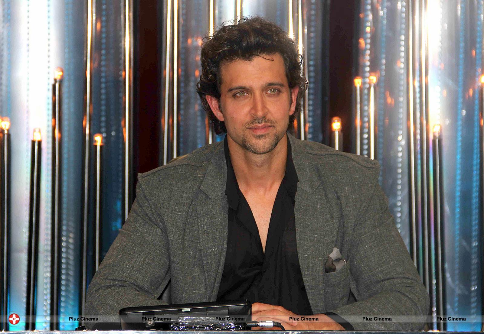 Hrithik Roshan - Promotion of film Krrish 3 on the sets of Jhalak Dikhhla Jaa | Picture 571198