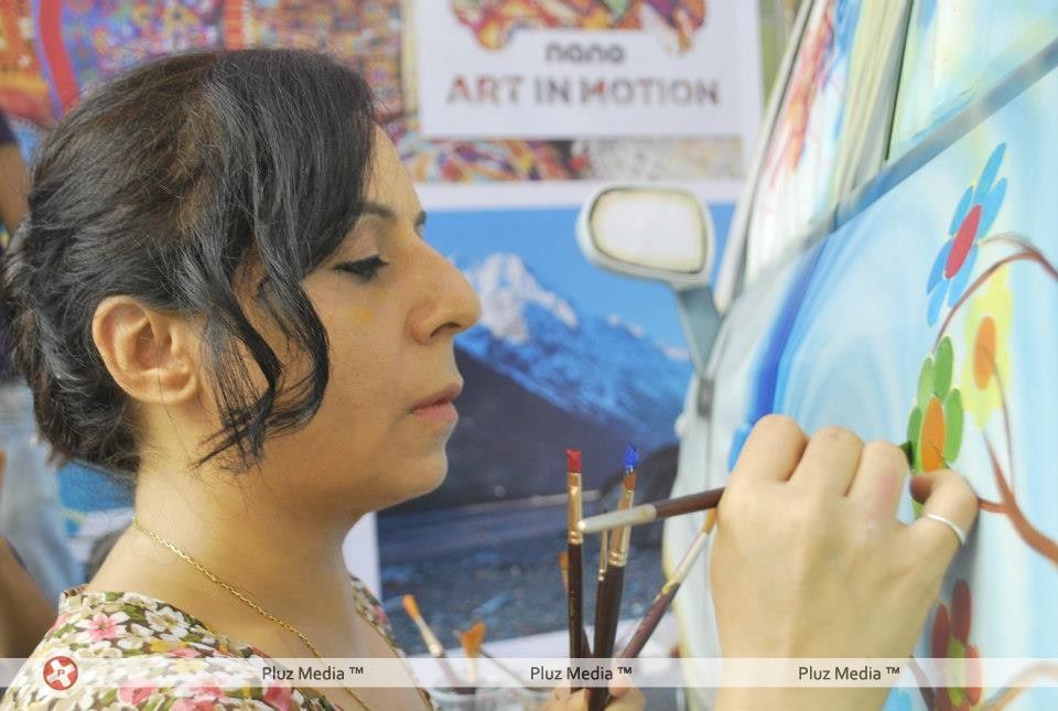 Ms. Sangeeta Babani painted the first Nano Art Car Photos | Picture 283674