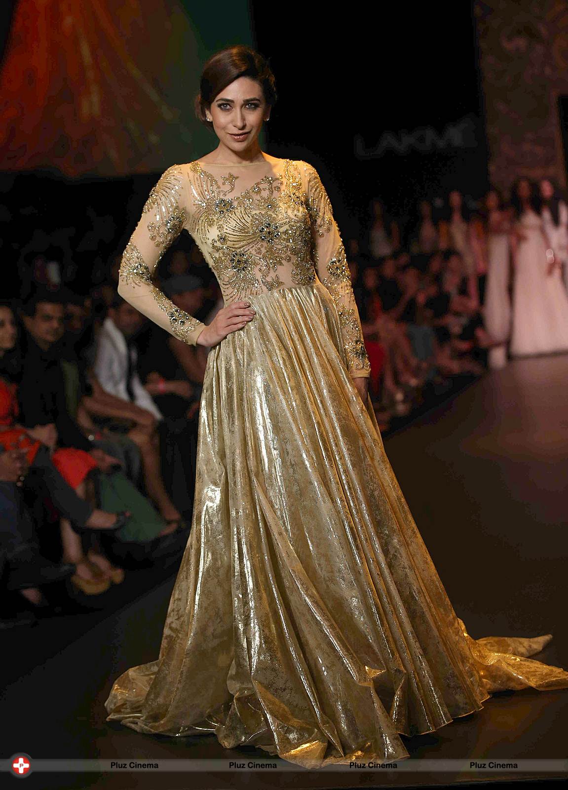 Karisma Kapoor - Lakme Fashion Week Winter Festive 2013 Day 4 Photos | Picture 551218