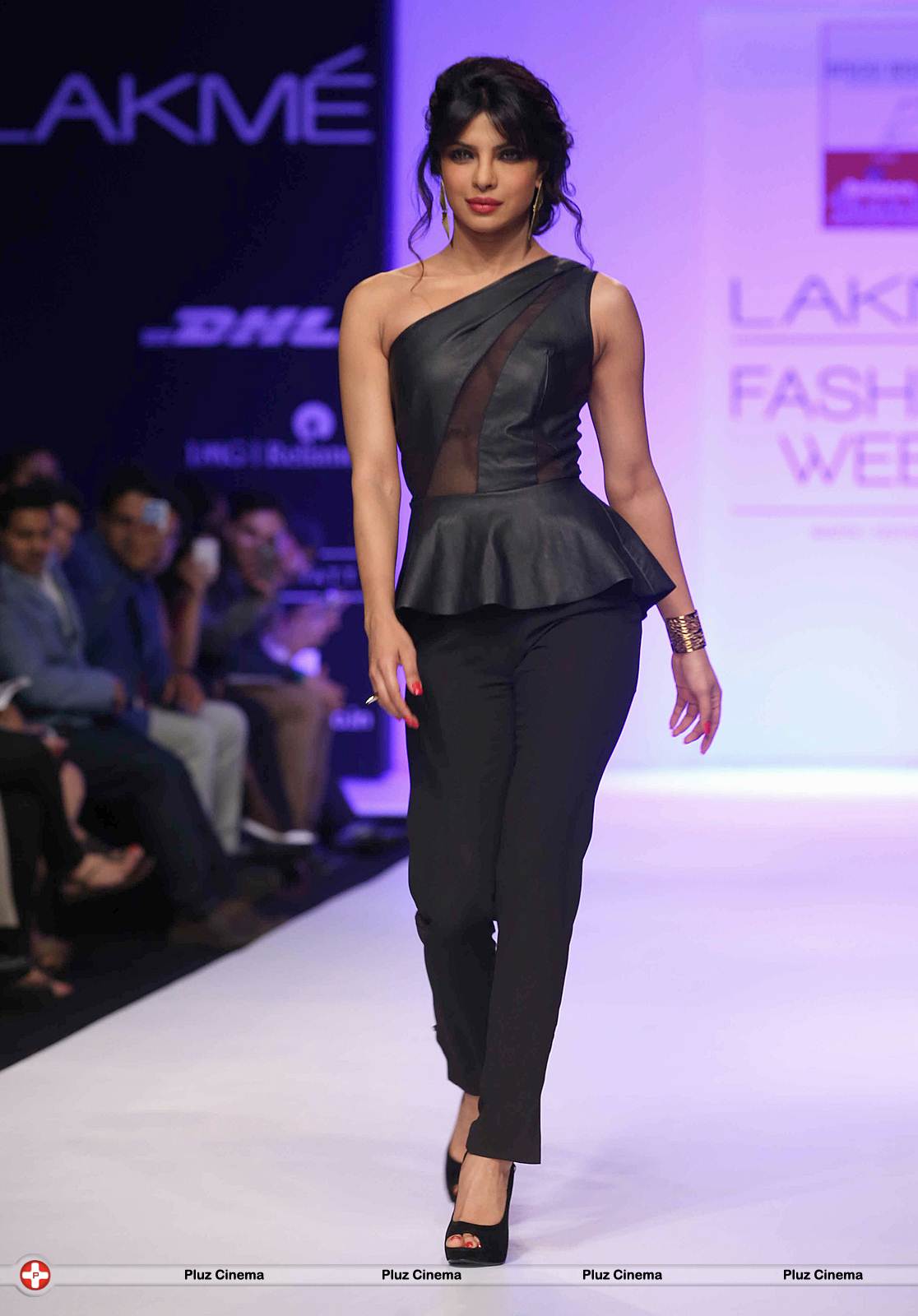 Priyanka Chopra - Lakme Fashion Week Winter/ Festive 2013: Day 6 Photos | Picture 553370