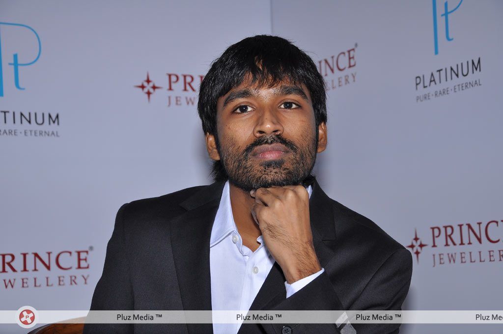 Dhanush - Aishwarya and Dhanush unveil Prince Jewellery's Platinum - Pictures | Picture 139430