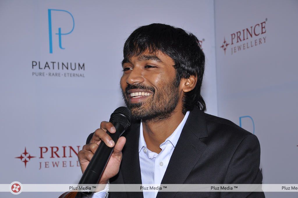 Dhanush - Aishwarya and Dhanush unveil Prince Jewellery's Platinum - Pictures | Picture 139451