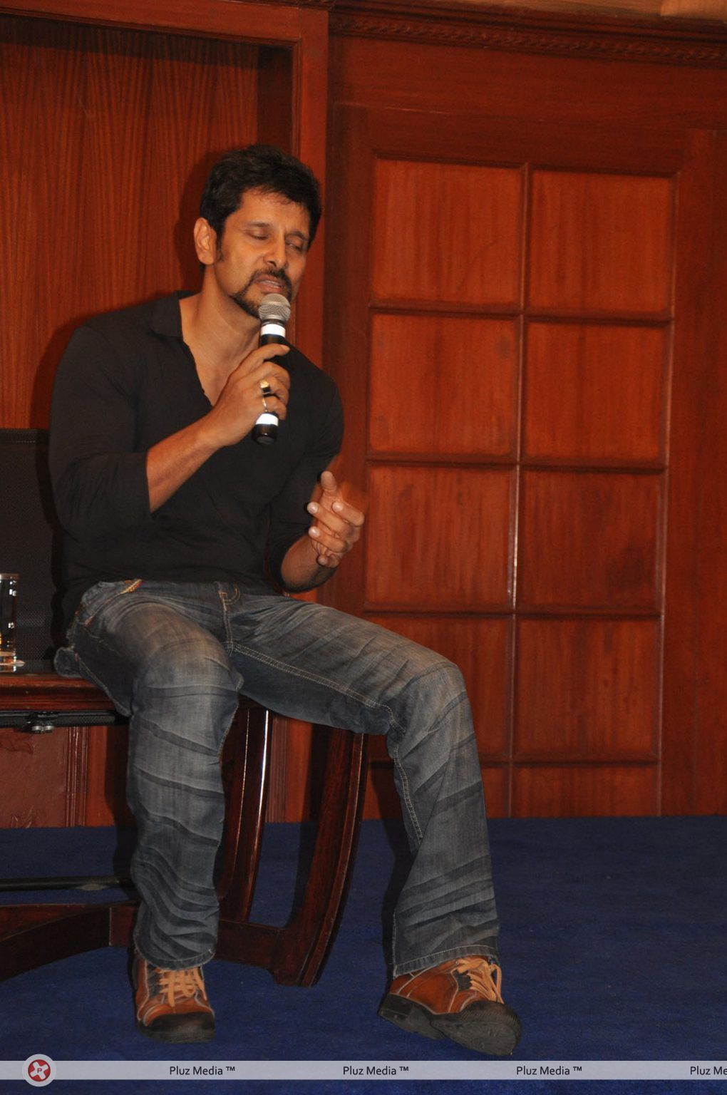 Vikram at Rajapattai Press Meet - Pictures | Picture 142404