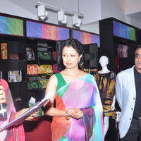 Gouthami with Daughter at Satya Paul Event - Pictures | Picture 190122