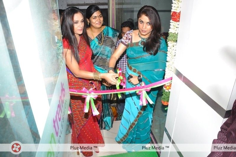 Ramya Krishnan inaugurated Green Trends Salon Pictures | Picture 243099