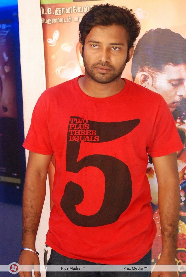 Attakathi Premiere Show Pictures | Picture 254475