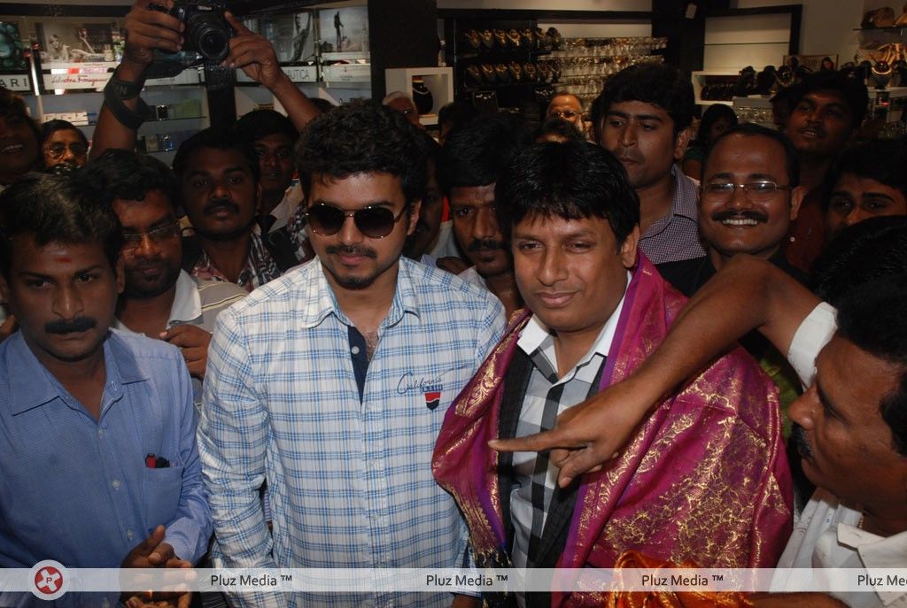 Vijay Inaugurates Hi Style Showroom Pictures | Picture 164402