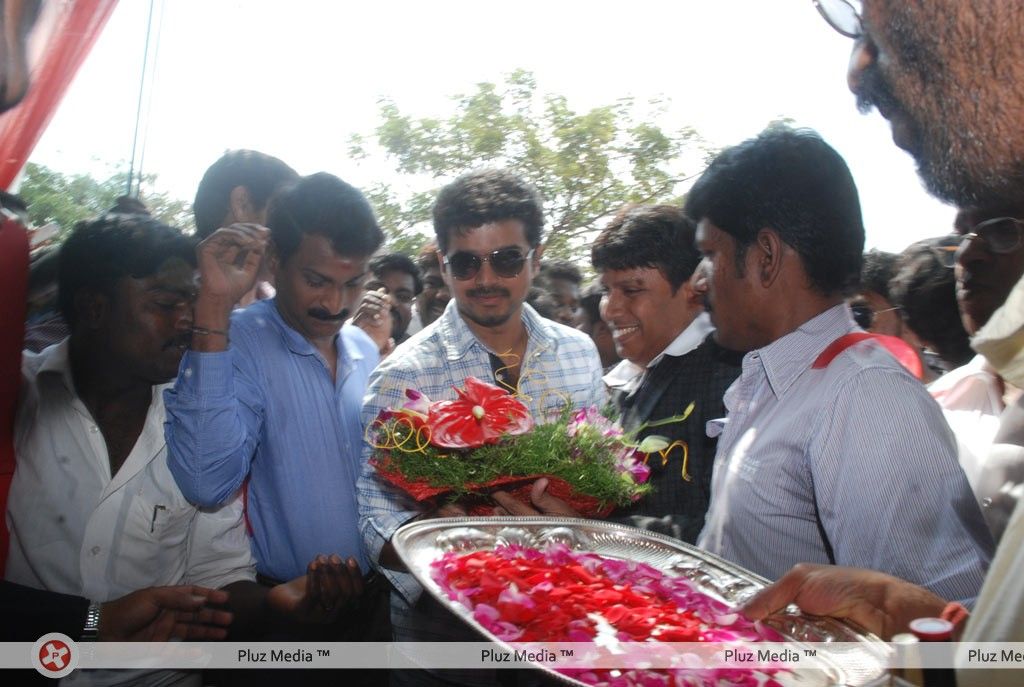 Vijay Inaugurates Hi Style Showroom Pictures | Picture 164411