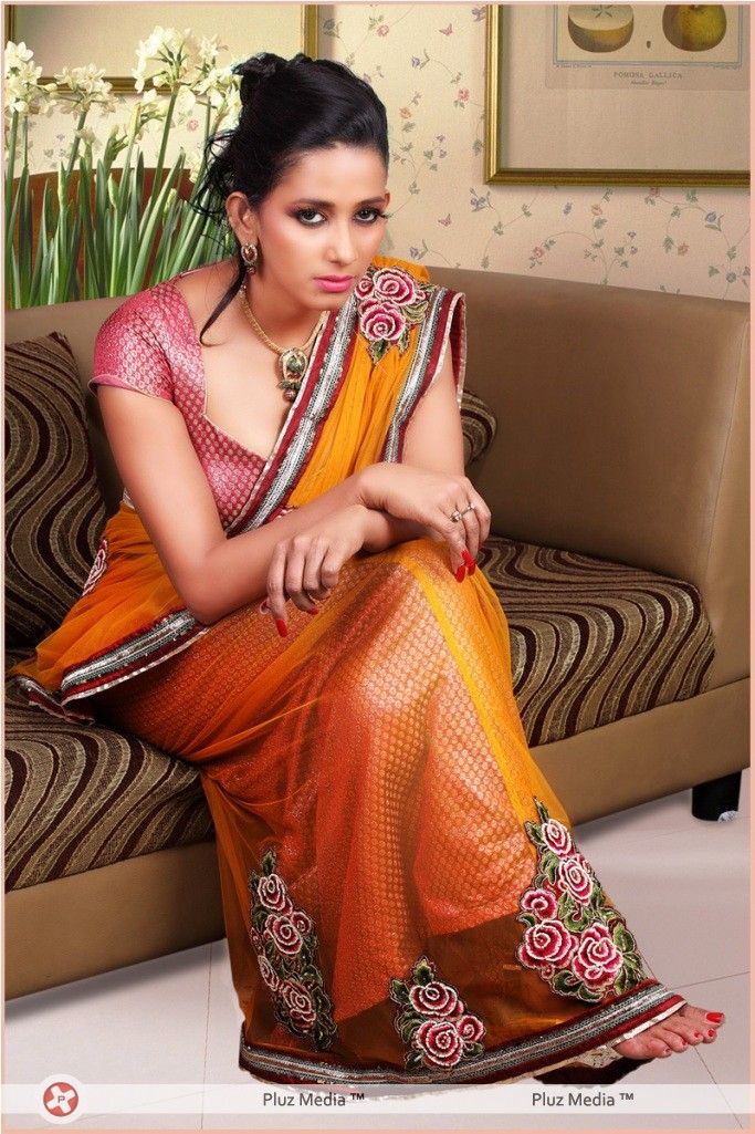 Sanjana Singh Hot in Yaarukku Theriyum - Stills | Picture 167658