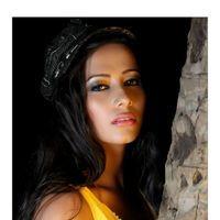 Sanjana Singh Hot in Yaarukku Theriyum - Stills | Picture 167636