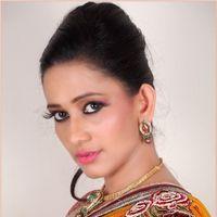Sanjana Singh Hot in Yaarukku Theriyum - Stills | Picture 167649