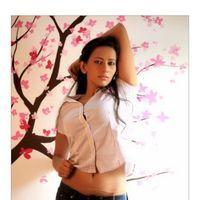 Sanjana Singh Hot in Yaarukku Theriyum - Stills | Picture 167654