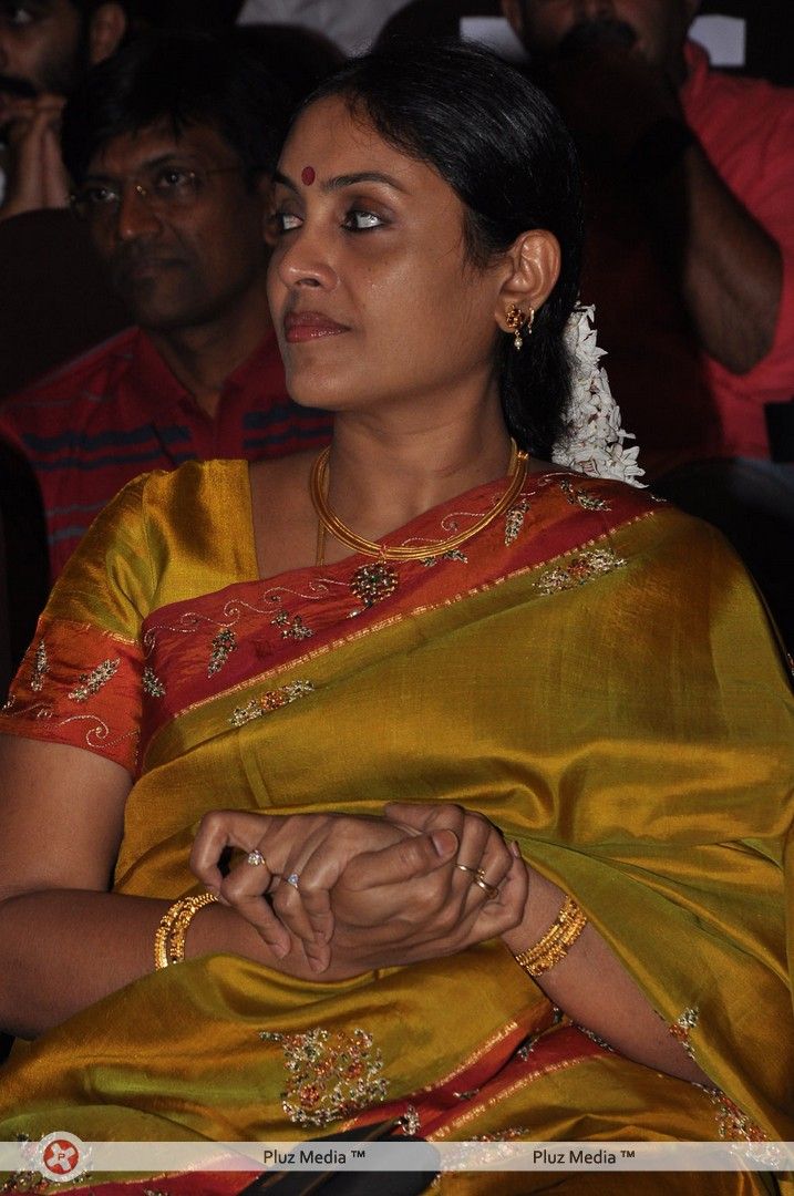 Saranya Ponvannan - V4 Entertainers Awards 2012 - Pictures | Picture 144680